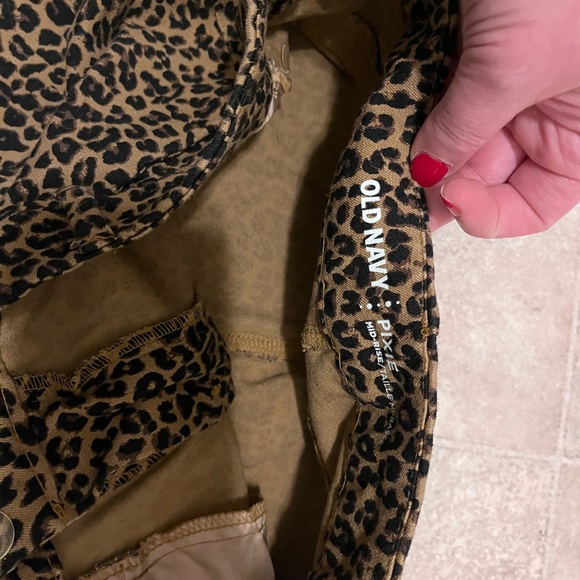 Old Navy Leopard Print Punk Psychobilly Capris size 8 - Picture 3 of 4